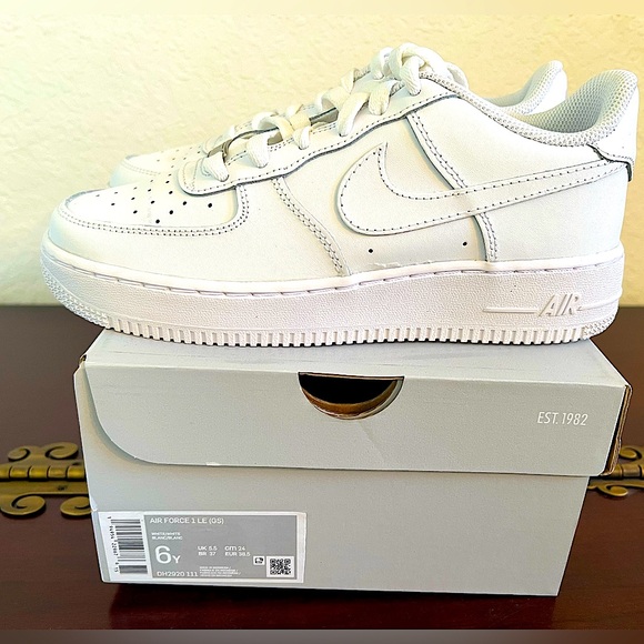 Nike AF1 White Sneakers (Y6) (W7) - Picture 1 of 7